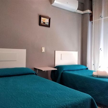 Vacansis Habitaciones De Hostal A Primera Linea De Playa En Cullera Exteriör bild